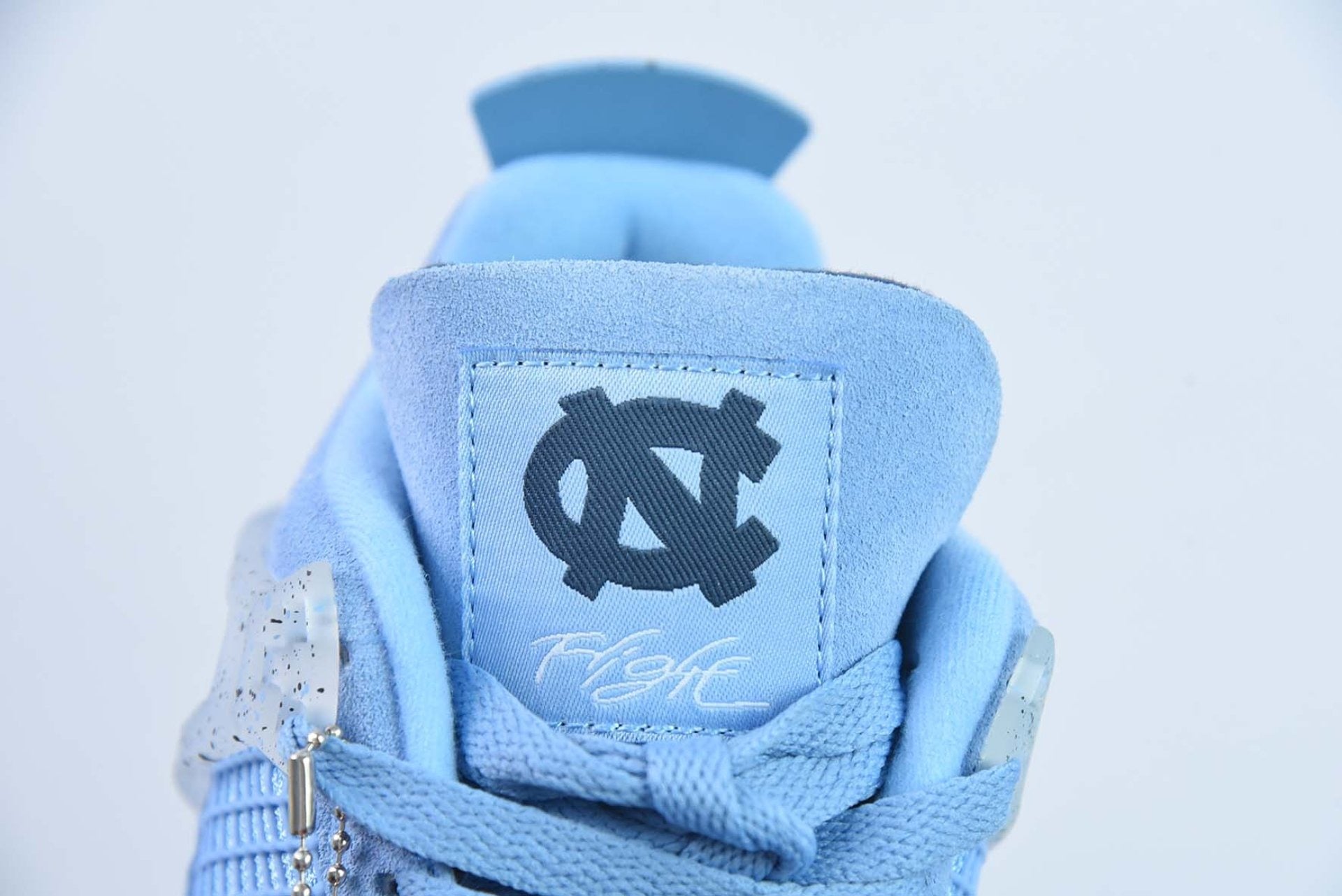 Air Jordan 4 Retro UNC PE