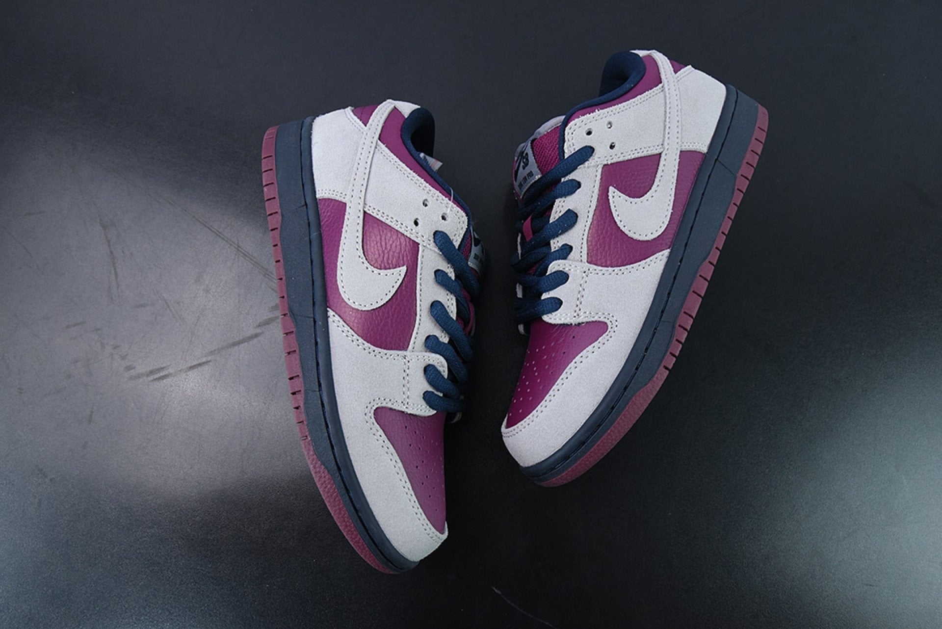 SB Dunk Low Atmosphere Grey True Berry