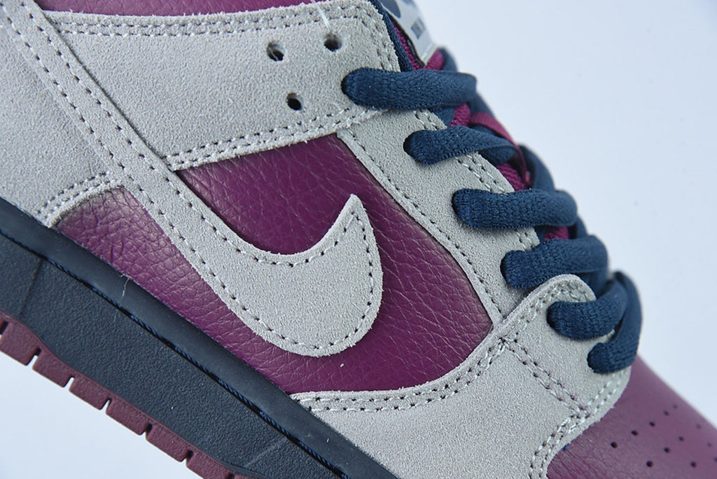 SB Dunk Low Atmosphere Grey True Berry