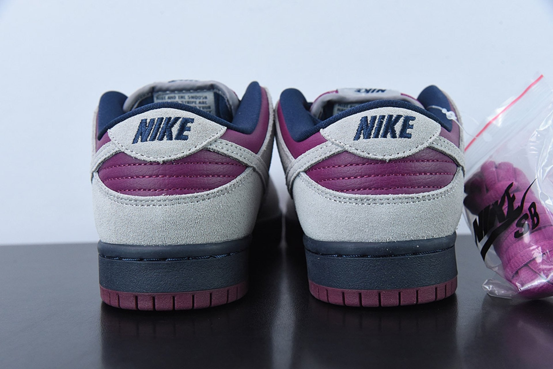SB Dunk Low Atmosphere Grey True Berry