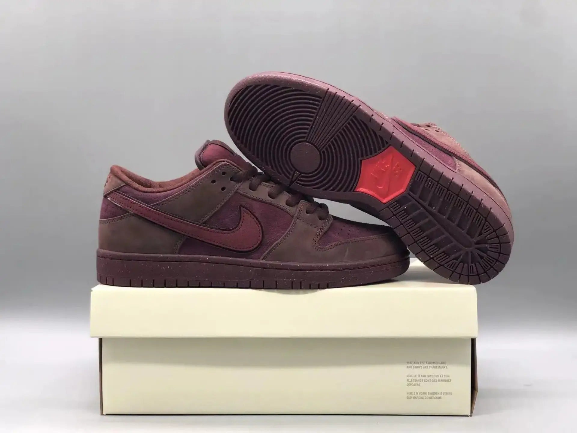 SB Dunk Low “Valentine’s Day 2024” Burgundy Crush