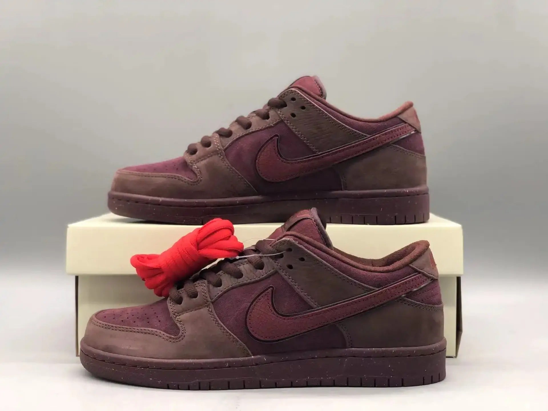 SB Dunk Low “Valentine’s Day 2024” Burgundy Crush