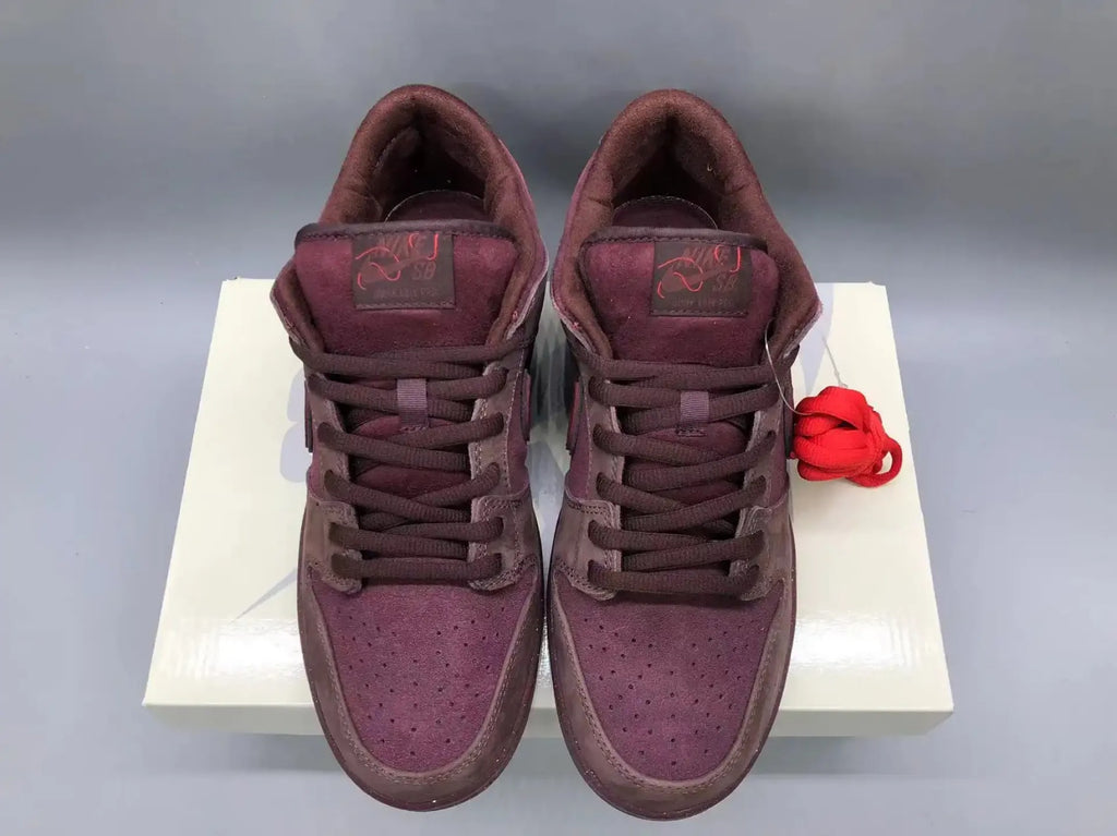 SB Dunk Low “Valentine’s Day 2024” Burgundy Crush