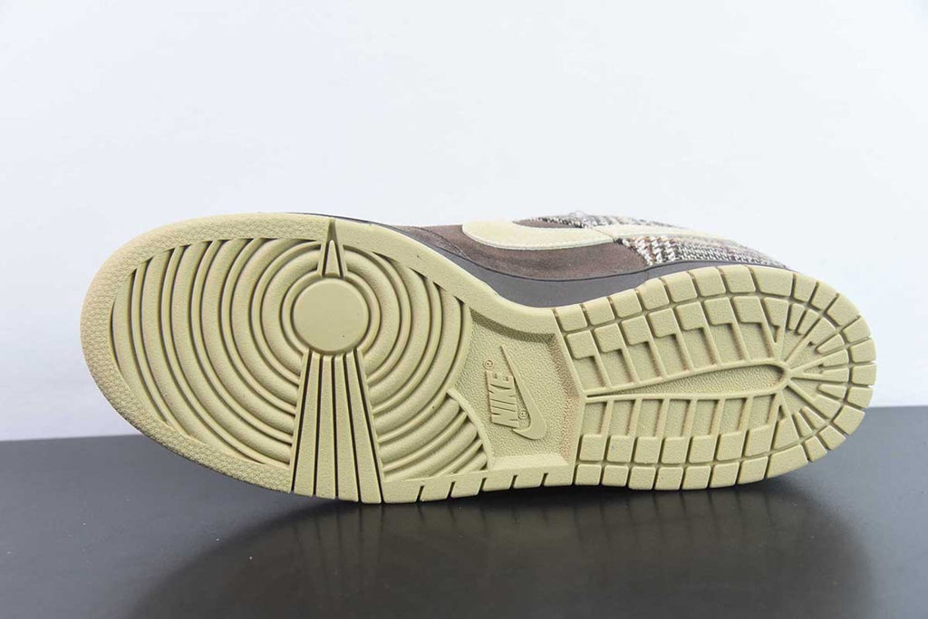 SB Dunk Low Tweed Boroque Brown Mushroom