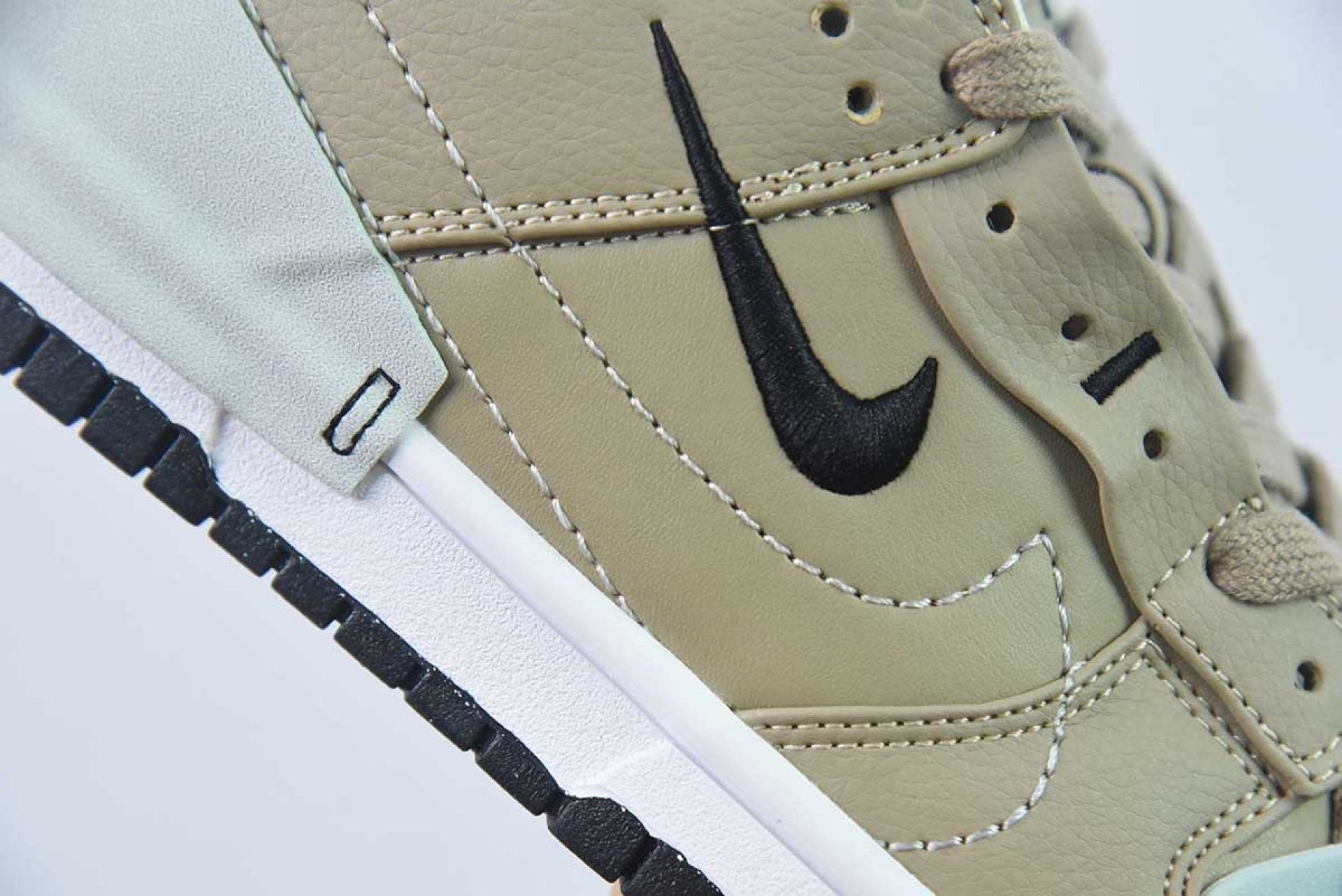Dunk Low Disrupt 2 Tan White DV4024-200