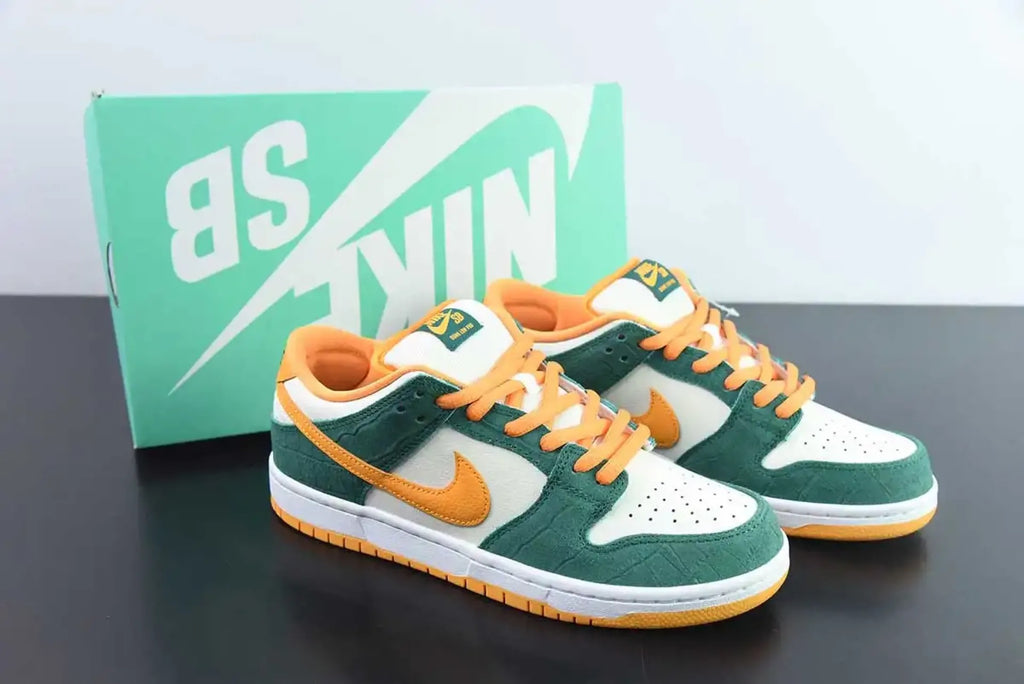 SB Dunk Low Legion Pine Kumquat