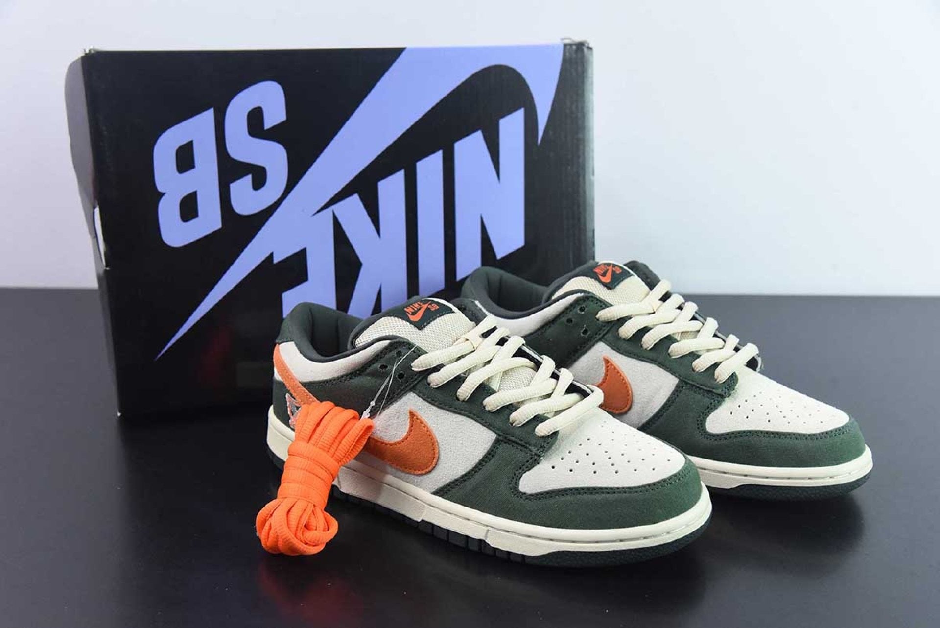 SB Dunk Low Eire