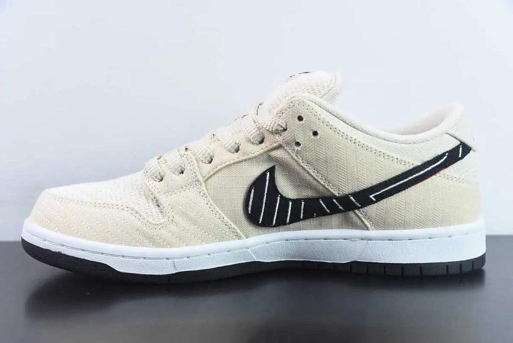 SB Dunk Low Albino & Preto