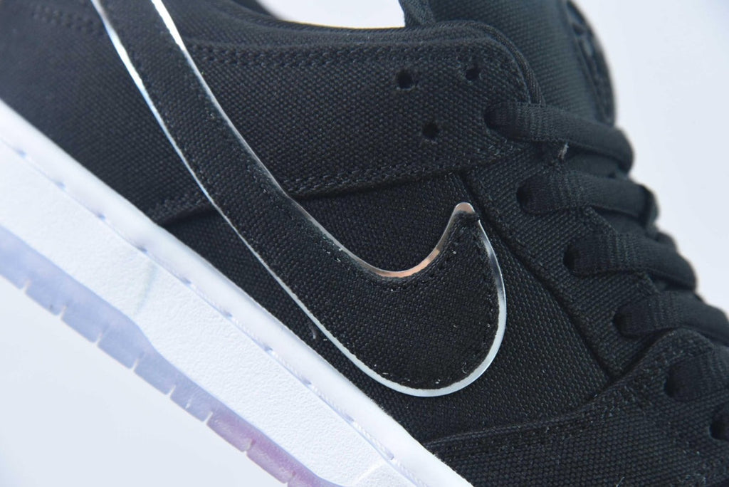 Eminem x Carhartt x Nike SB Dunk Black Ice