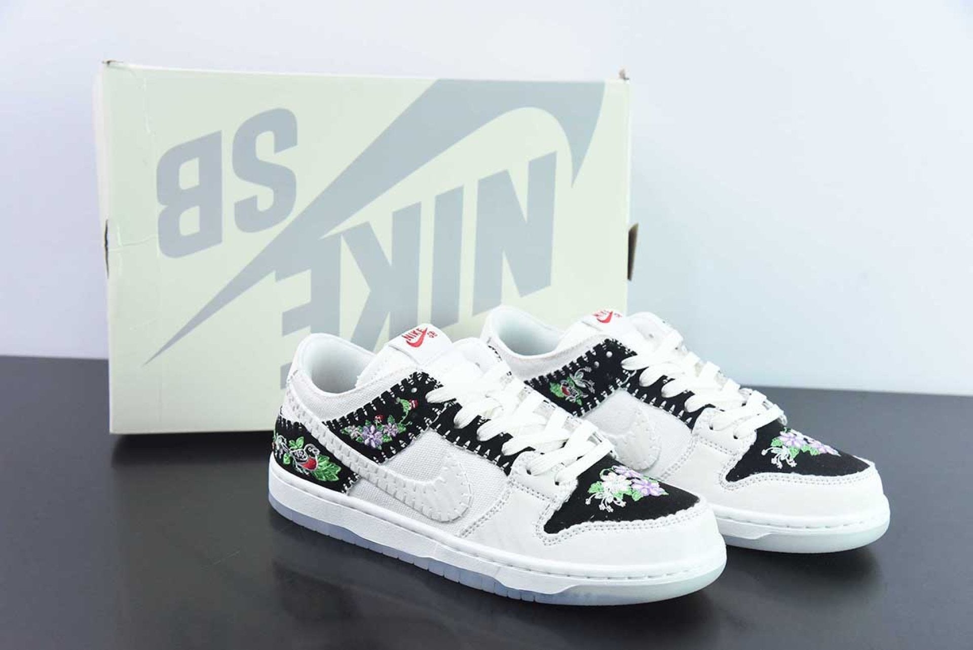 SB Dunk Low Decon N7 Black Sai