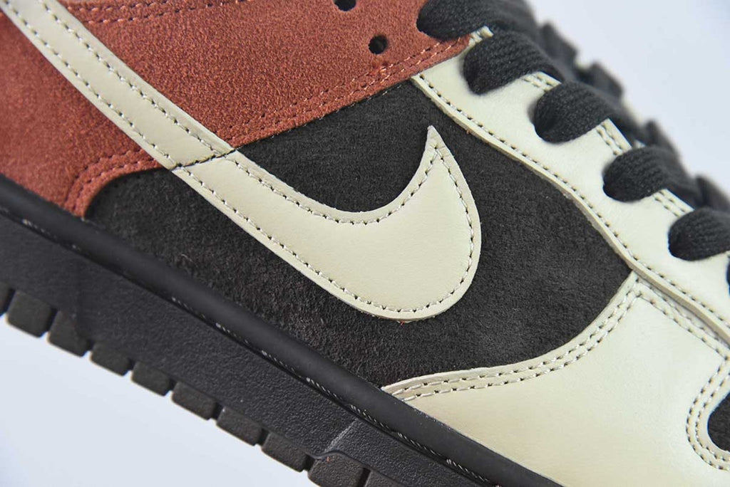 Dunk Low Red Panda
