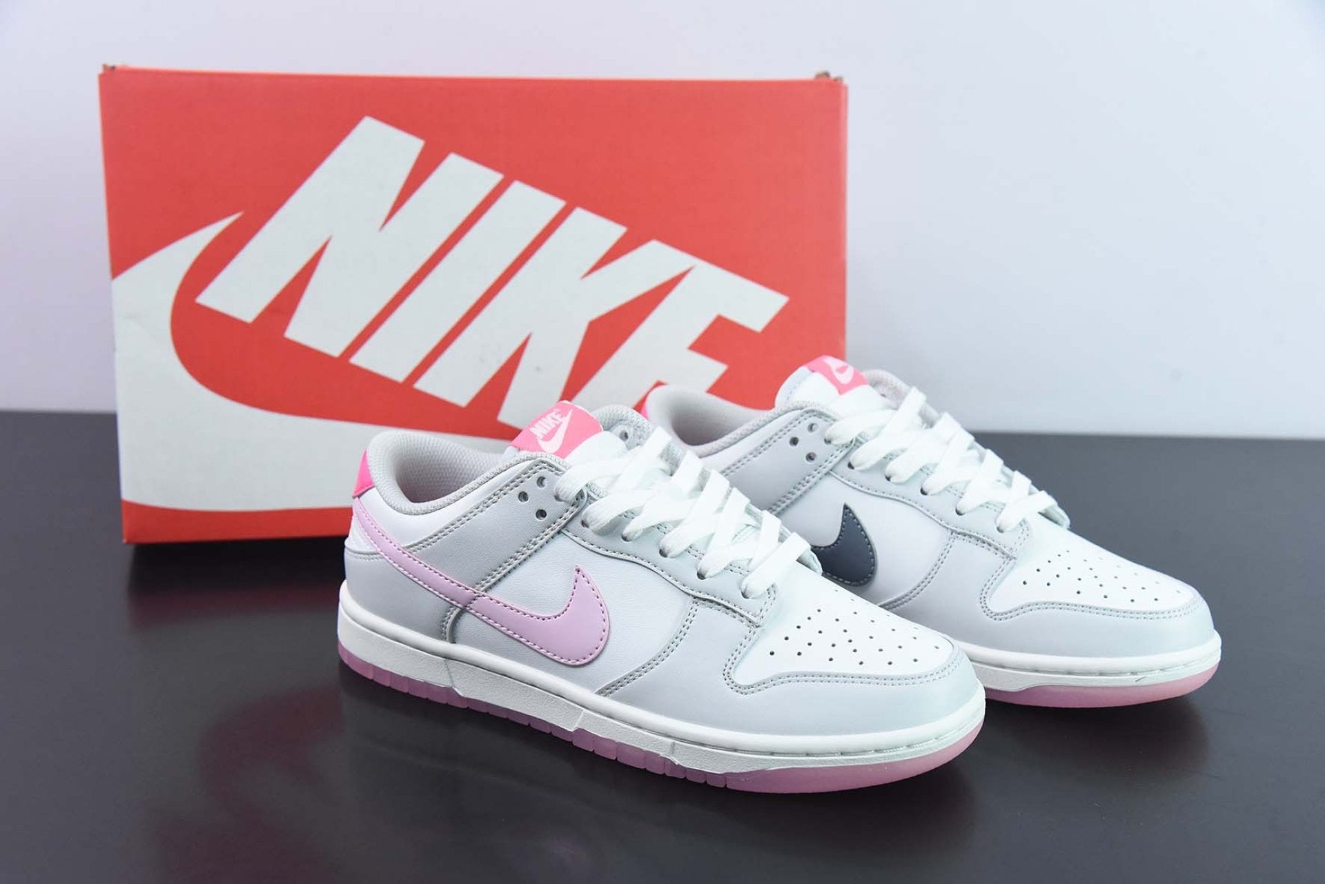 Dunk Low 520 Pack Pink