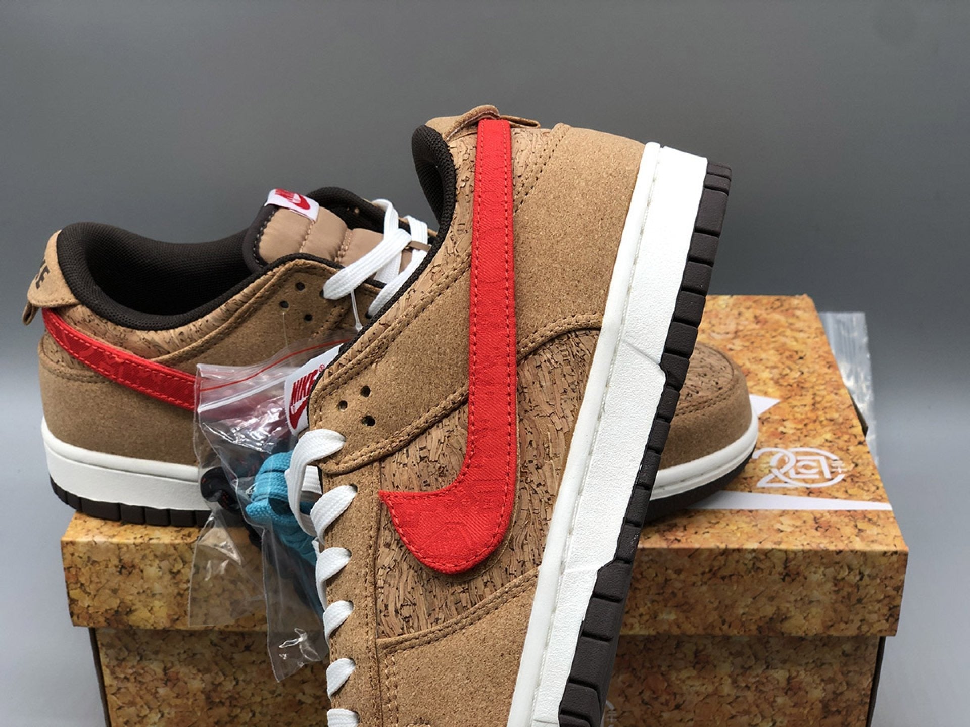 Dunk Low SP CLOT Cork