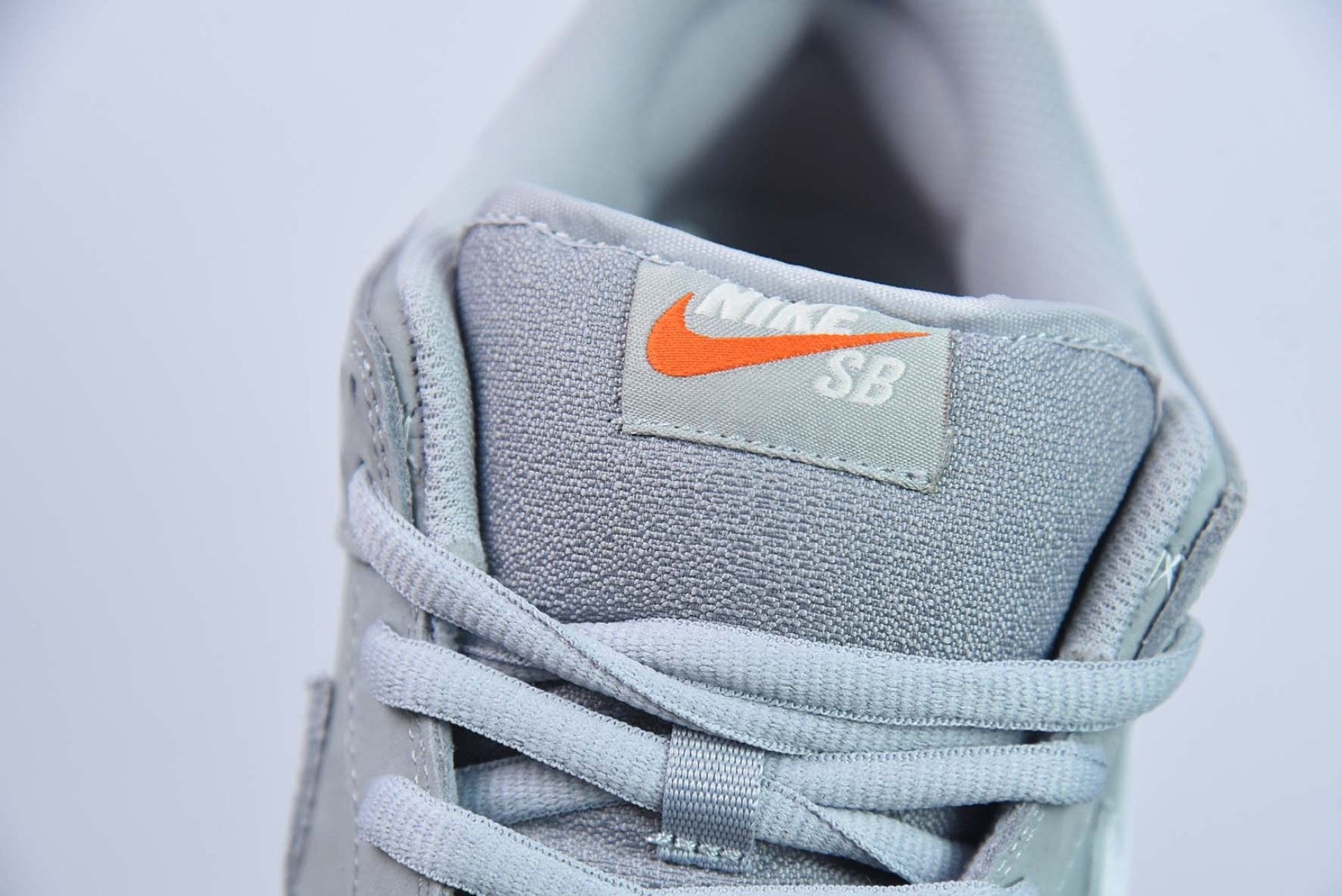 SB Dunk Low Pro ISO Orange Label Wolf Grey Gum