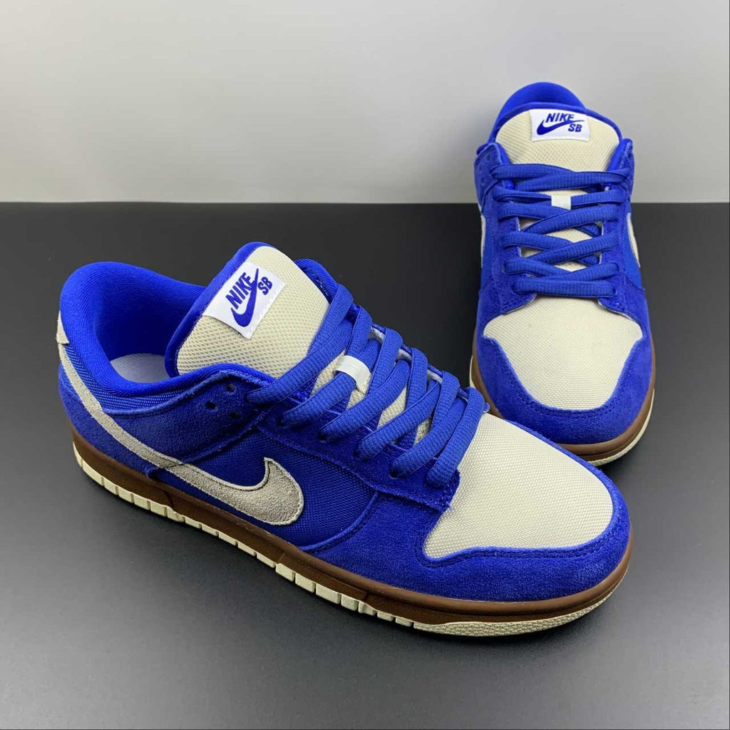 SB Dunk Low Gold Rail