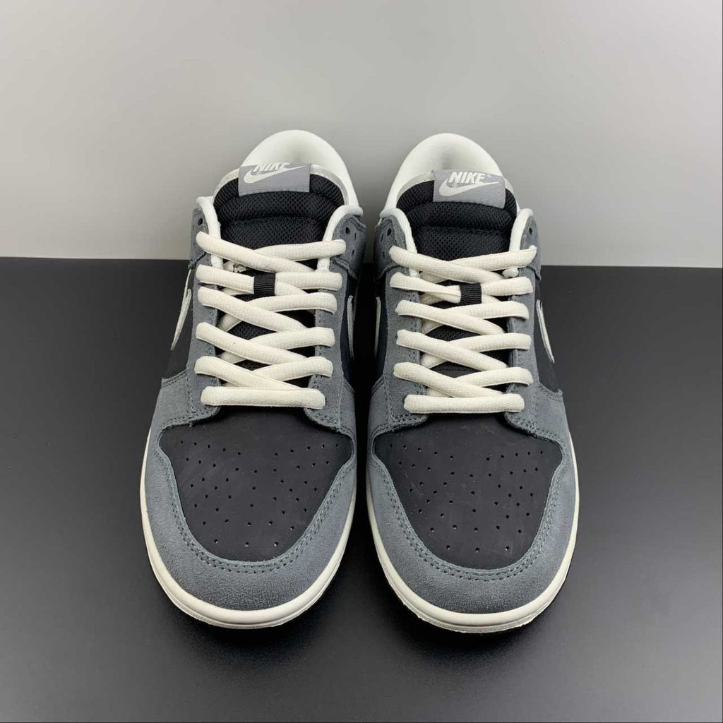 Dunk Low Black Stealth