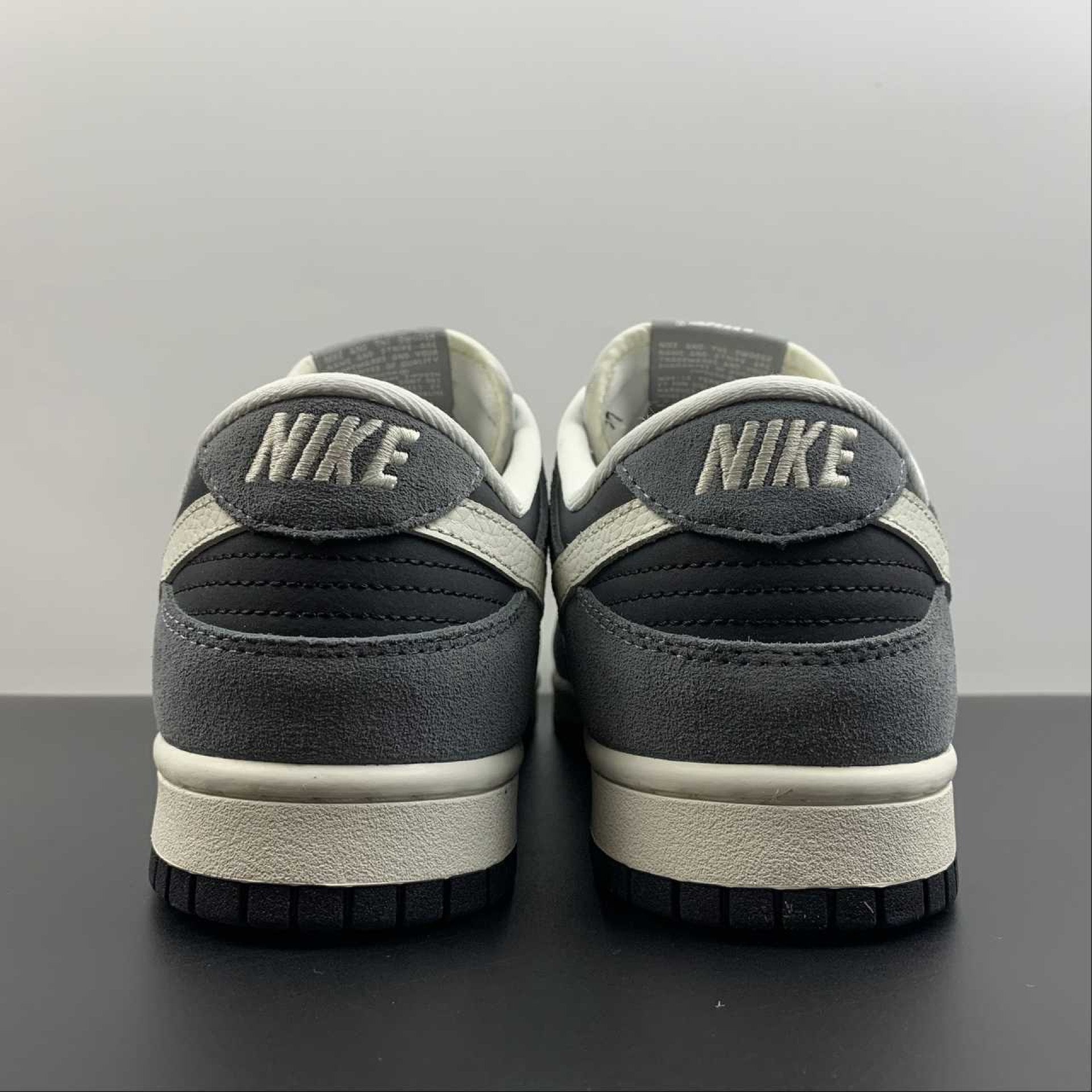 Dunk Low Black Stealth