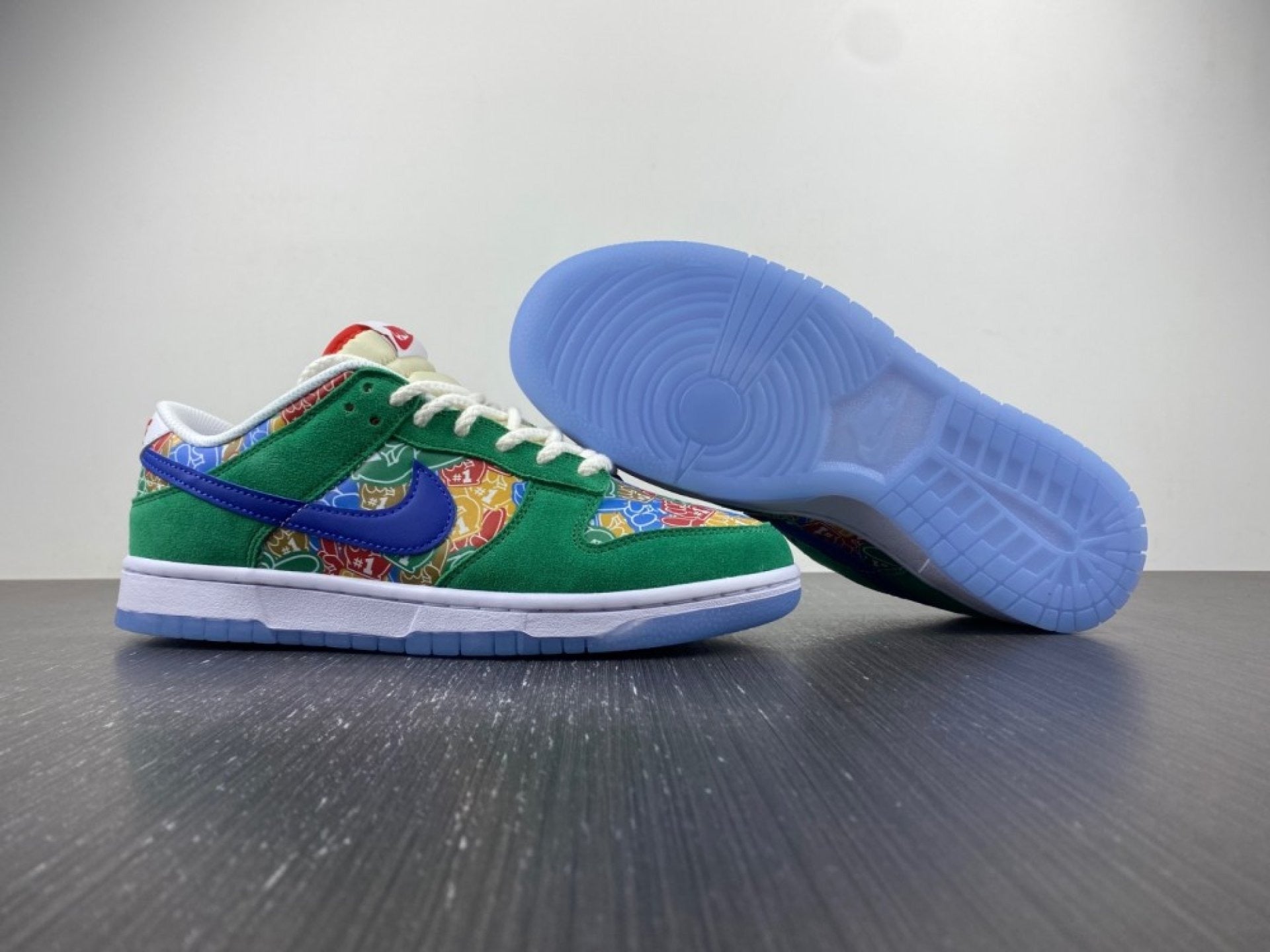 Dunk Low Foam Finger