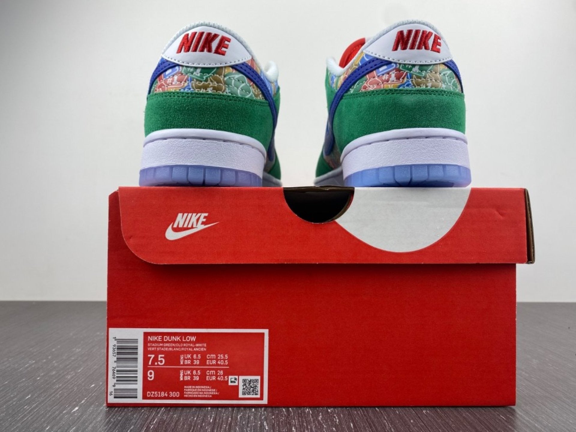 Dunk Low Foam Finger