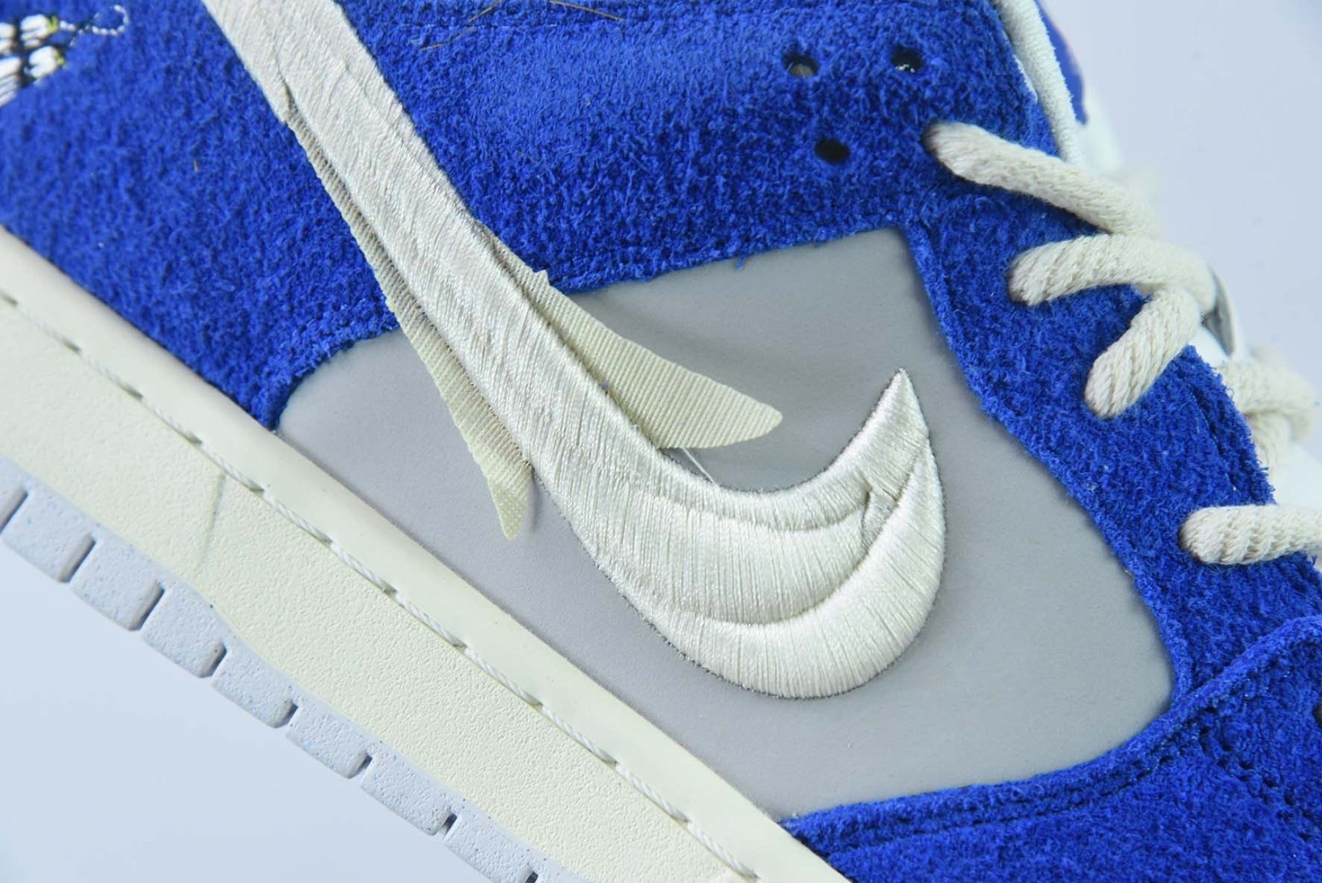SB Dunk Low Pro Fly Streetwear Gardenia