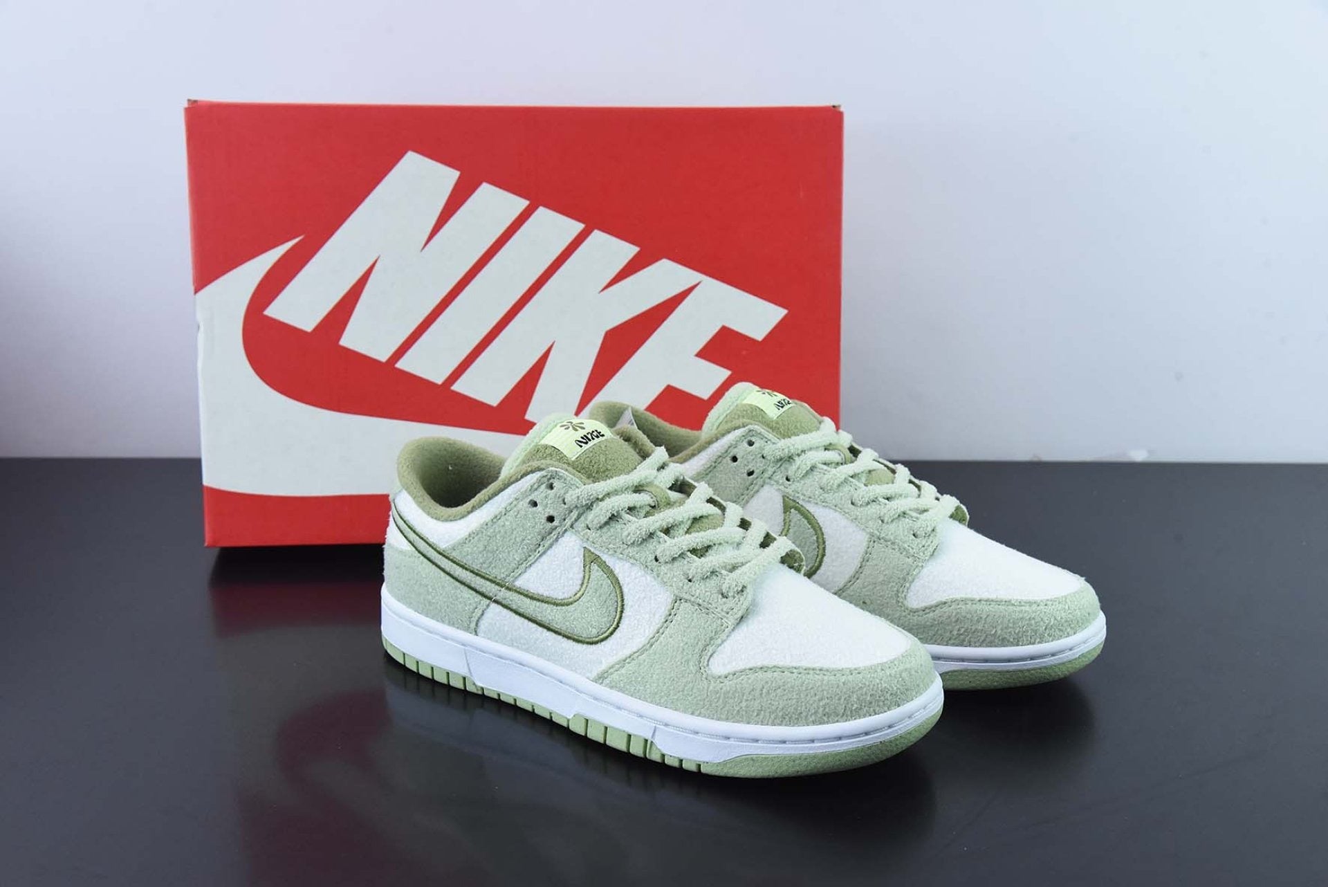 Dunk Low SE Fleece Pack Honeydew