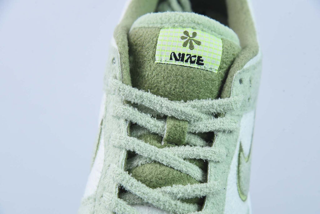 Dunk Low SE Fleece Pack Honeydew