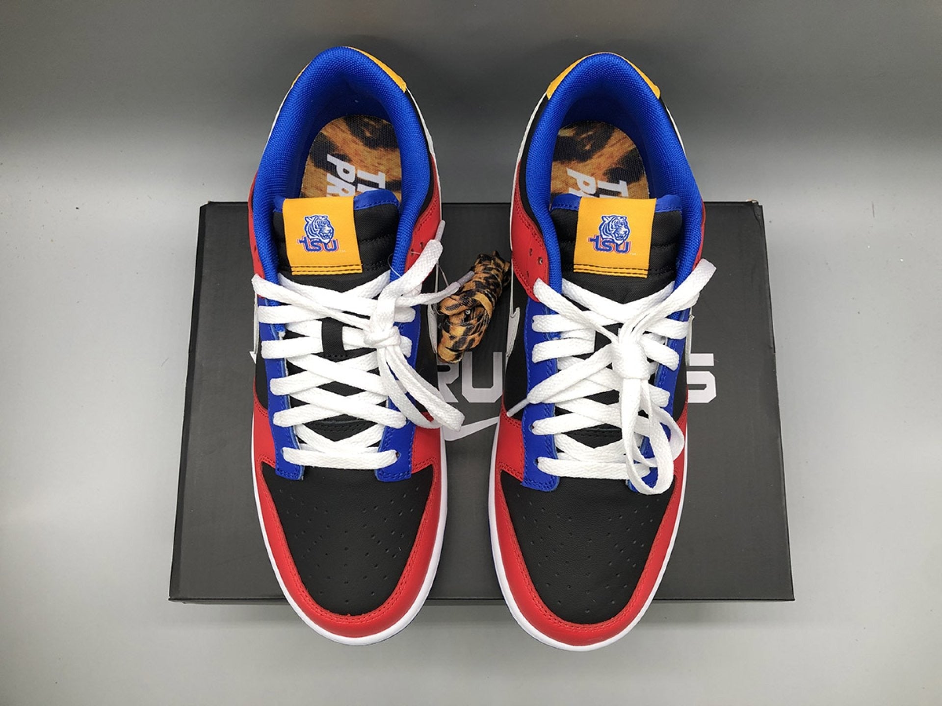 Dunk Low Tennessee State University
