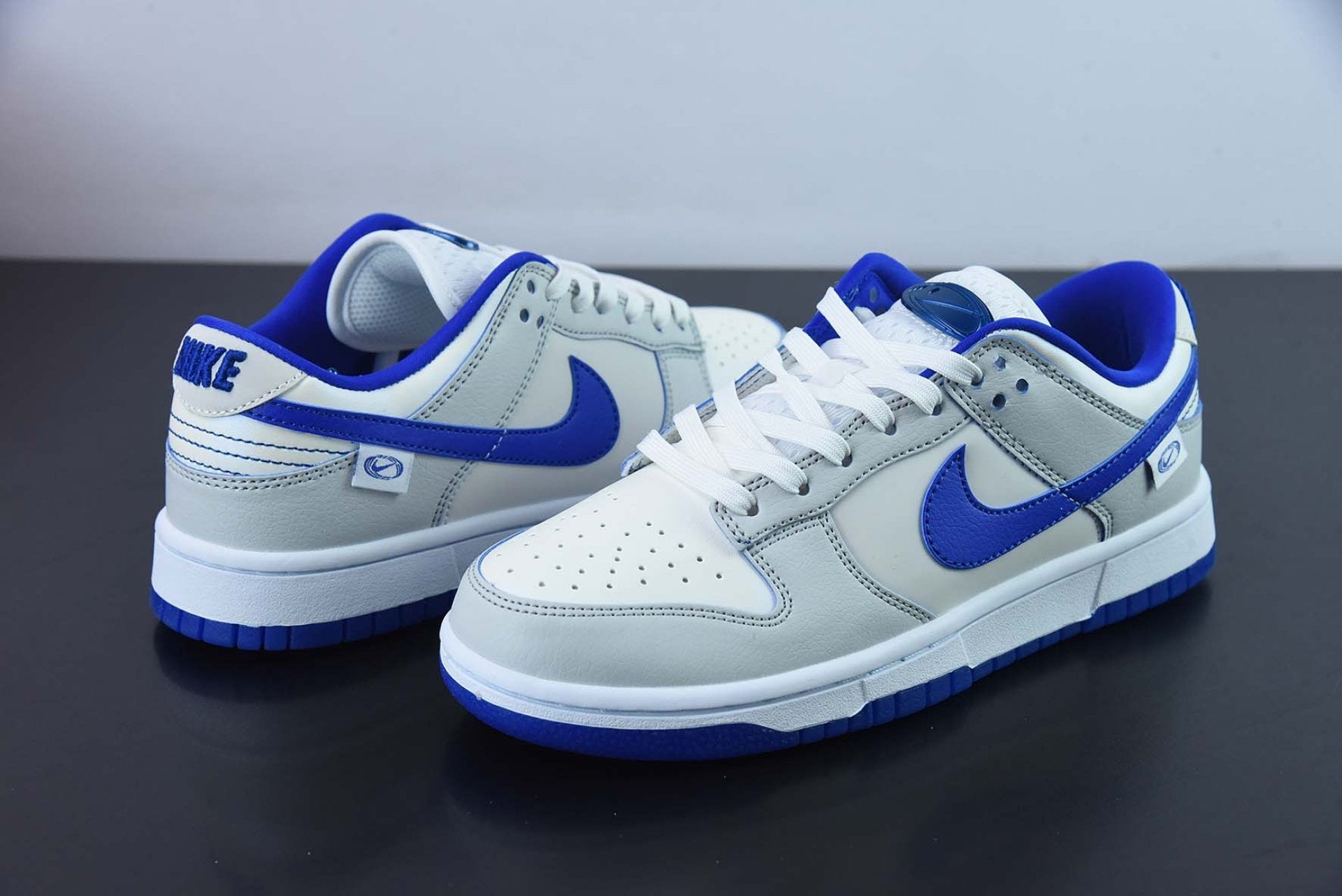 Dunk Low Worldwide White Blue