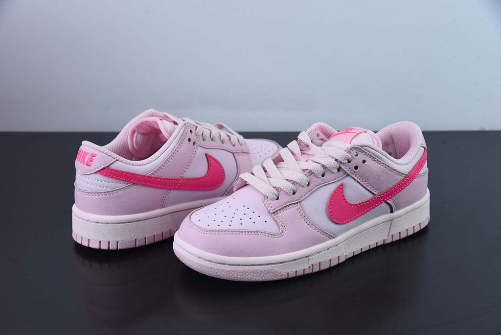 Dunk Low Triple Pink