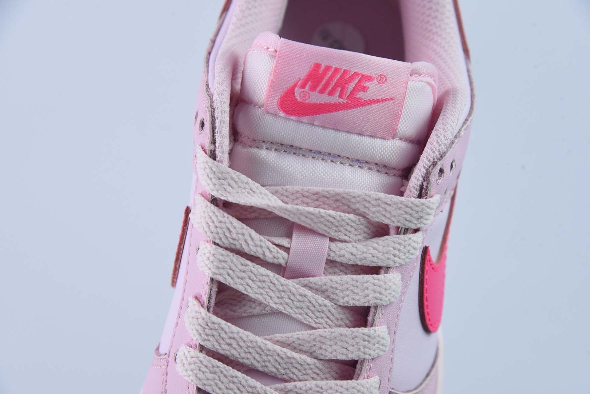 Dunk Low Triple Pink
