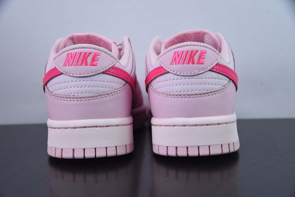 Dunk Low Triple Pink