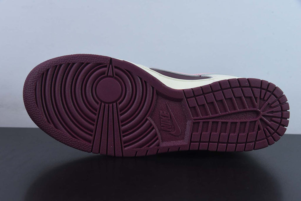 Dunk Low Retro PRM Valentine's Day 2023