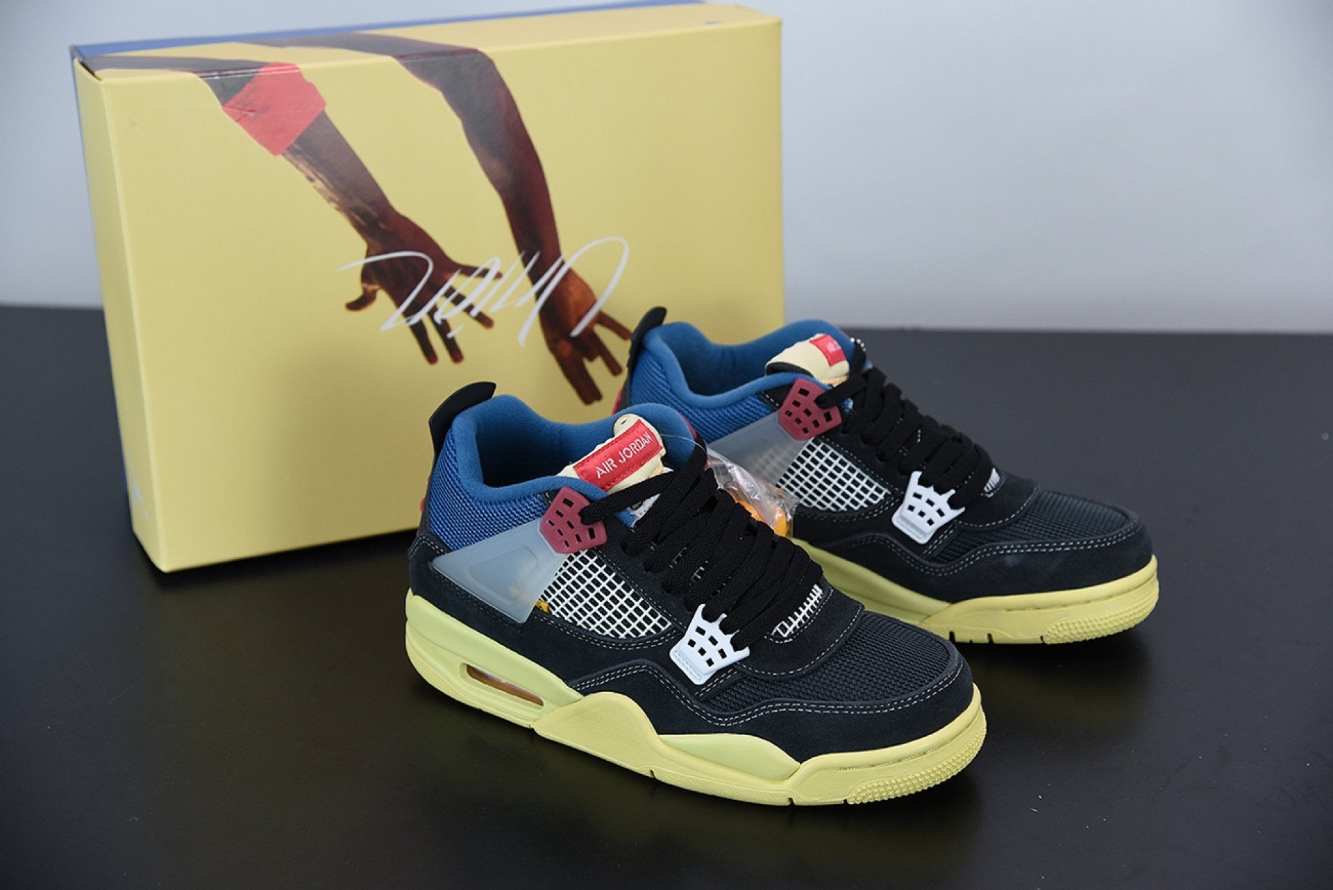Air Jordan 4 Retro Union Off Noir