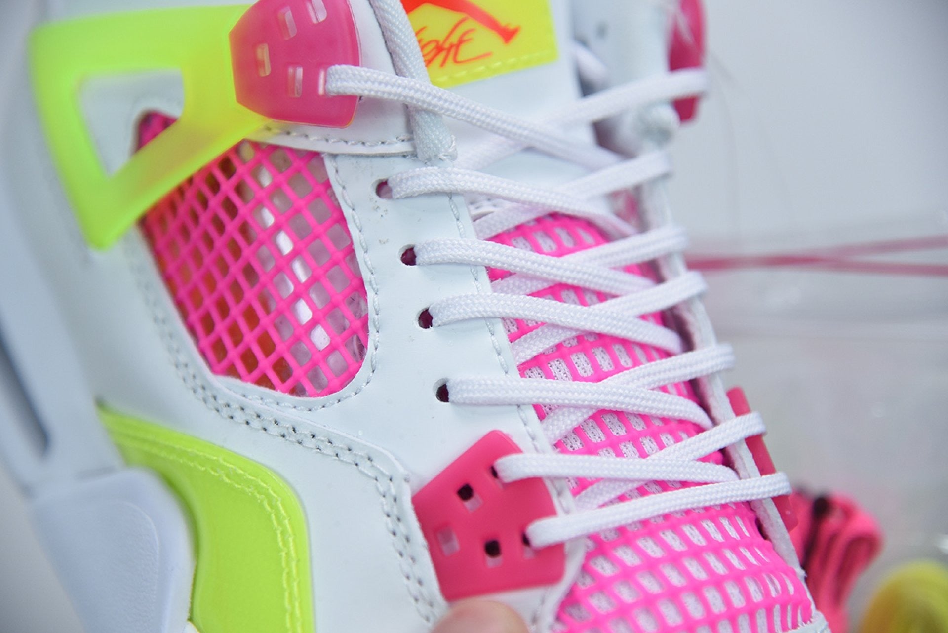 Air Jordan 4 Retro White Lemon Pink