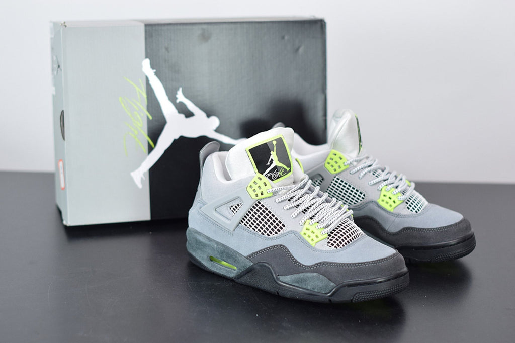 Air Jordan 4 Retro SE 95 Neon