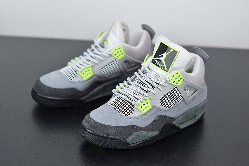 Air Jordan 4 Retro SE 95 Neon