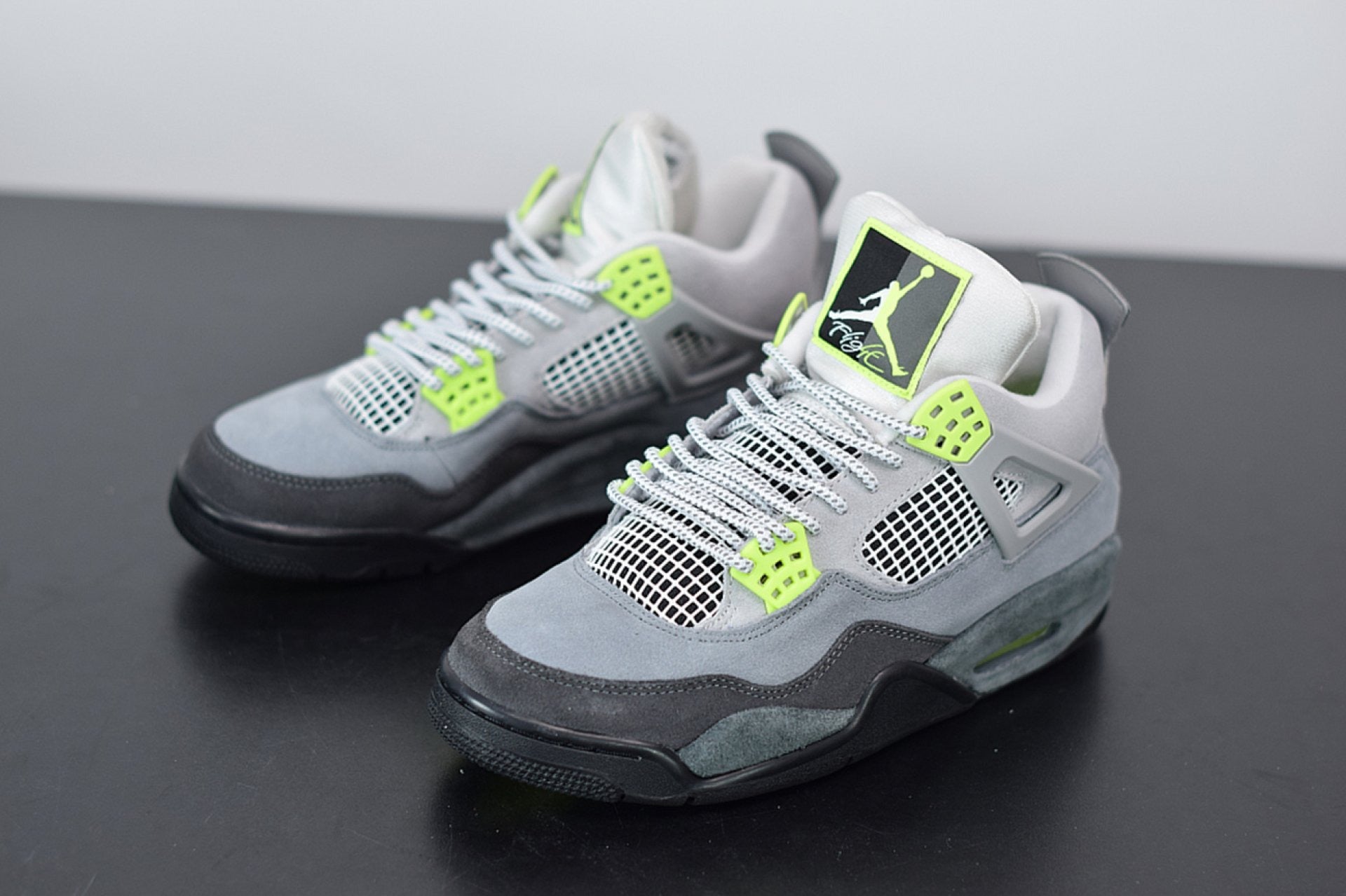 Air Jordan 4 Retro SE 95 Neon