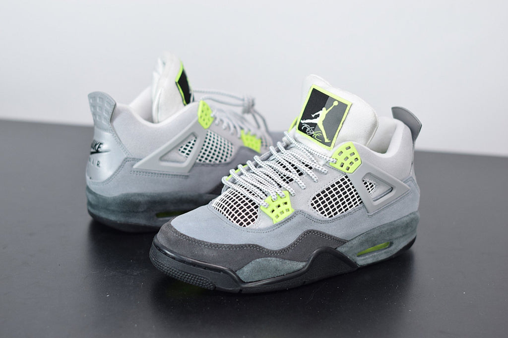 Air Jordan 4 Retro SE 95 Neon