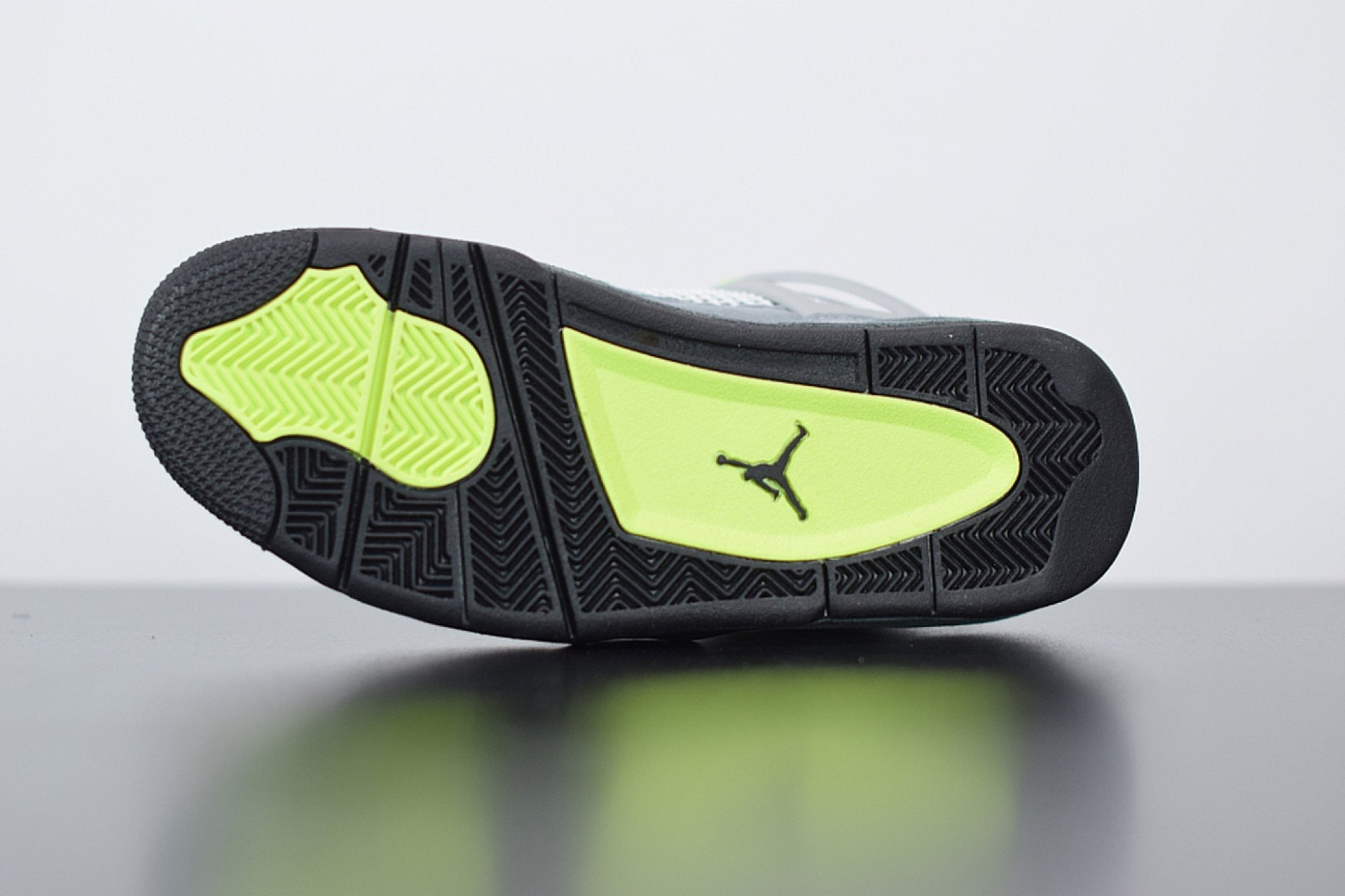 Air Jordan 4 Retro SE 95 Neon