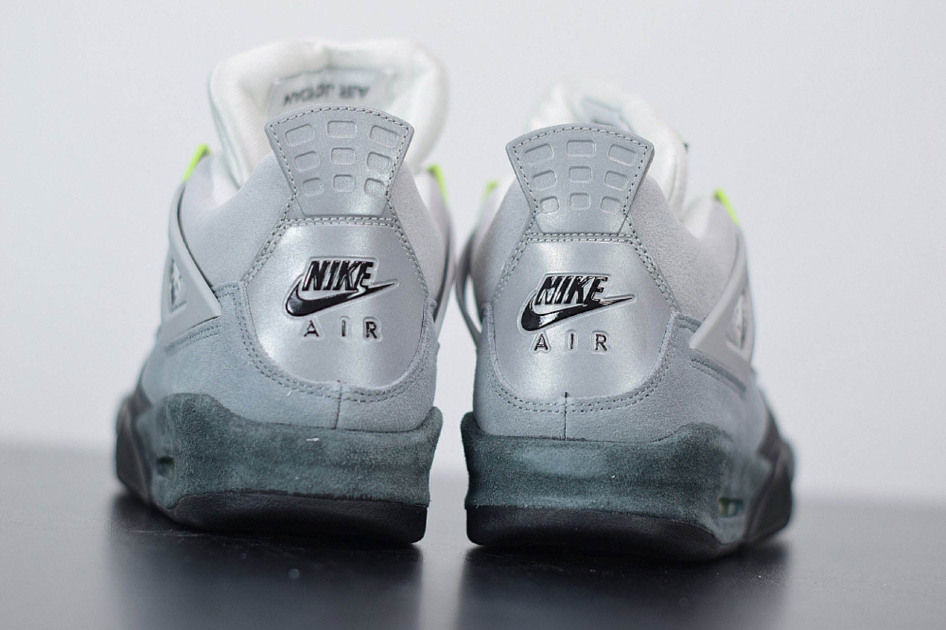 Air Jordan 4 Retro SE 95 Neon