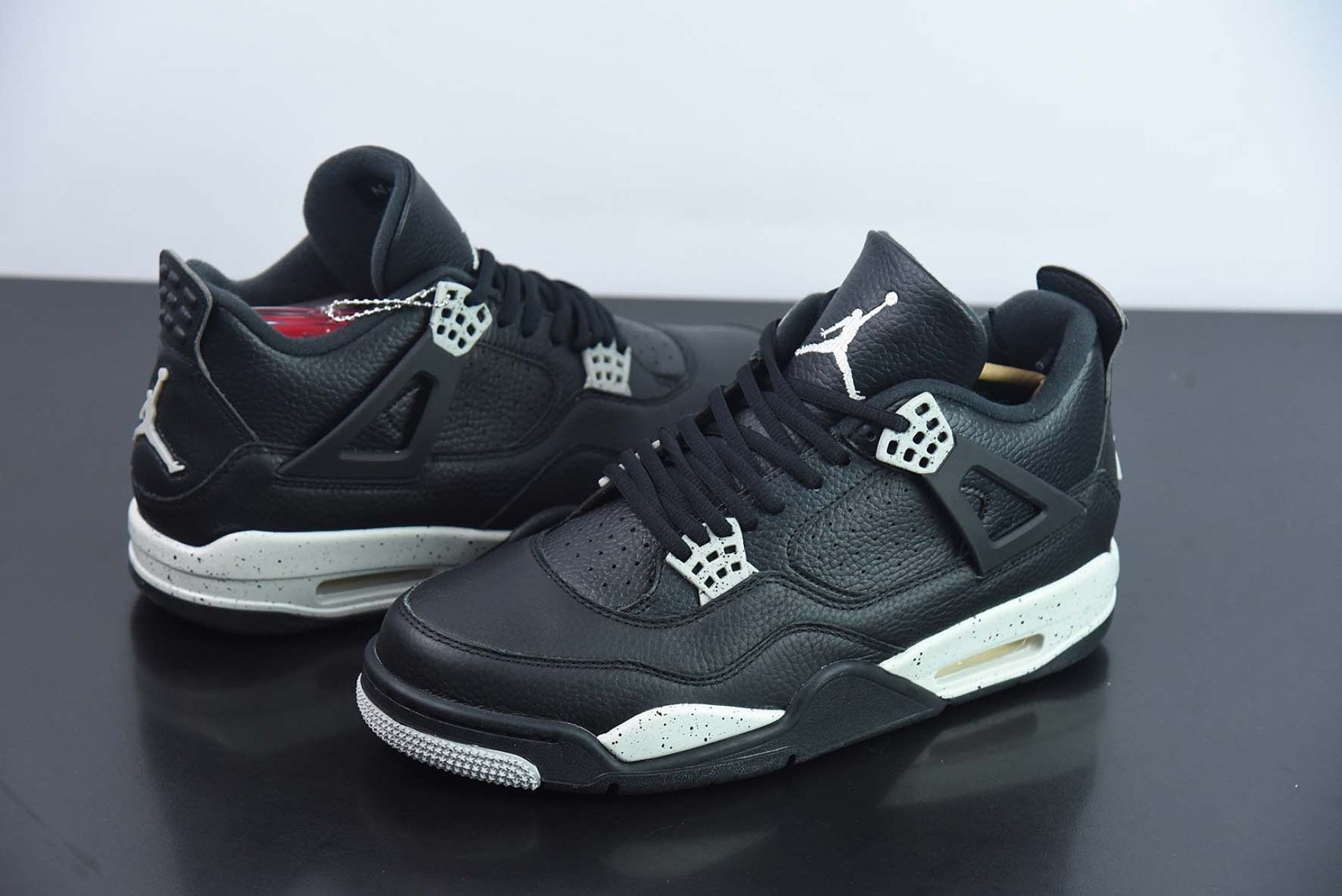 Air Jordan 4 Retro Oreo