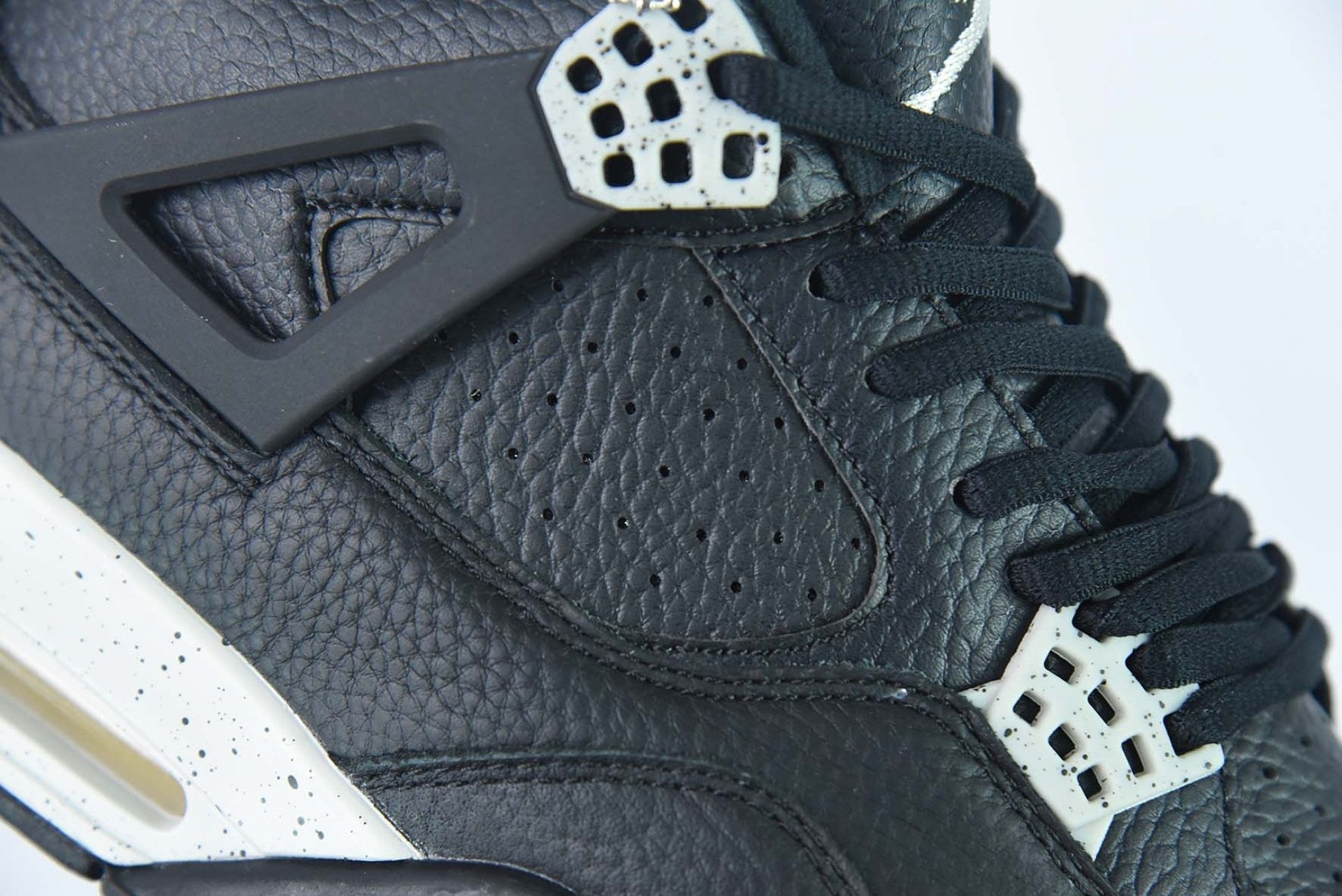 Air Jordan 4 Retro Oreo