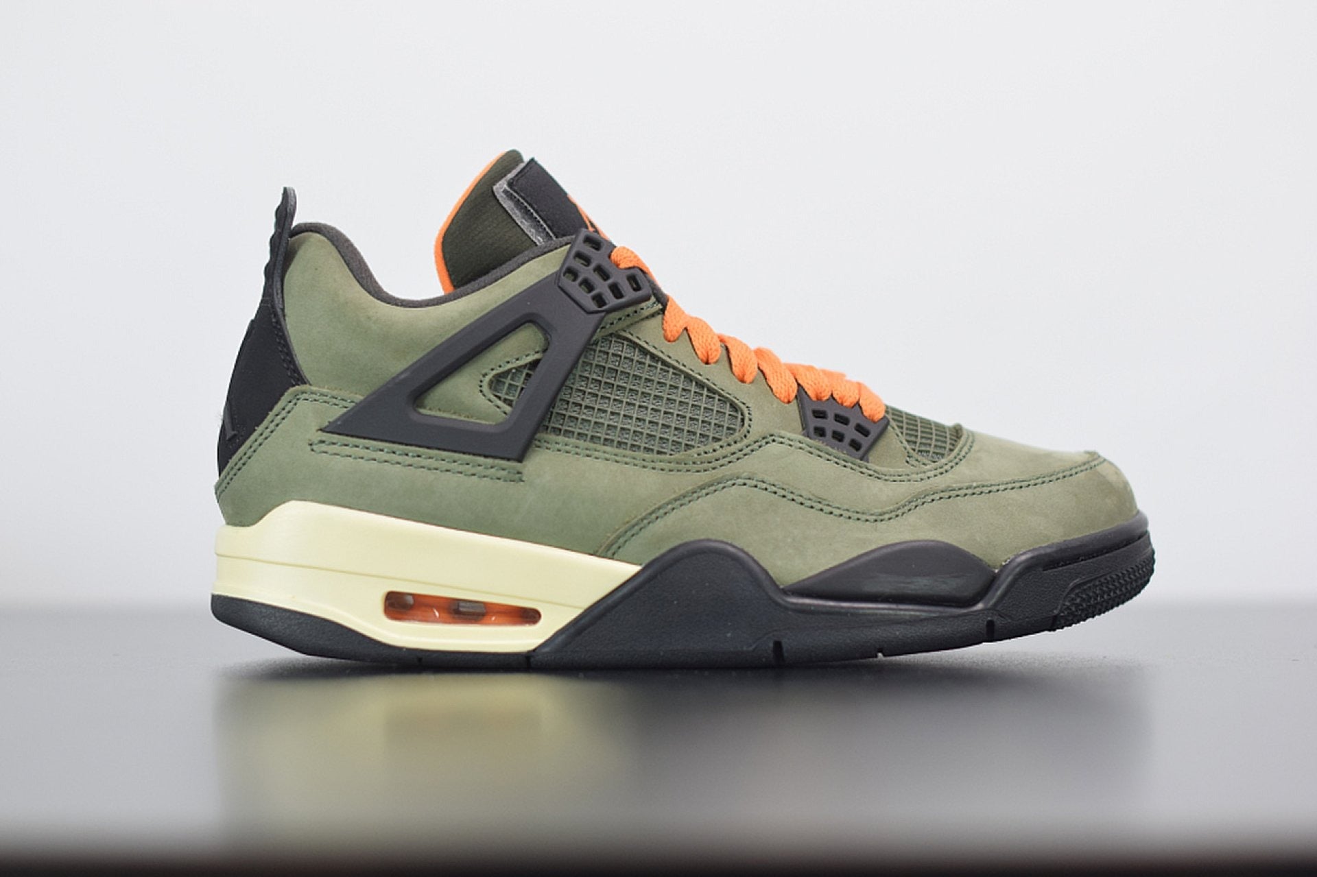 Air Jordan 4 Retro Undefeated
