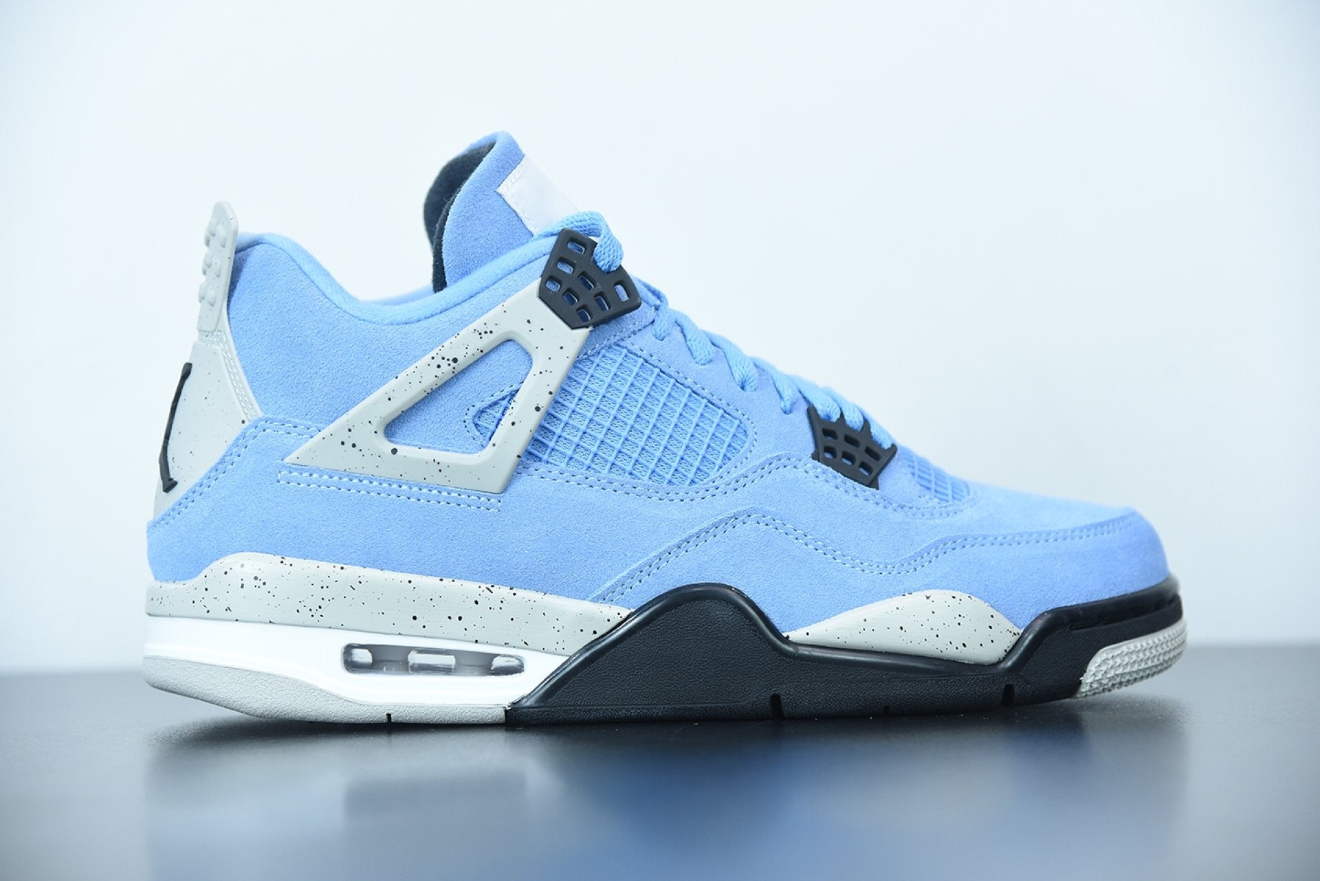 Air Jordan 4 Retro University Blue
