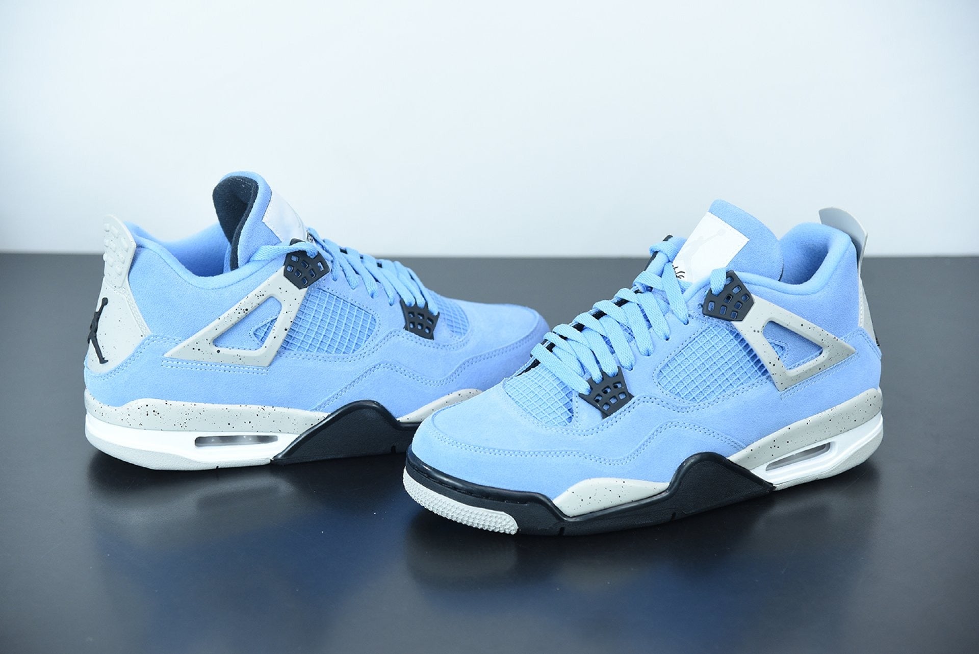 Air Jordan 4 Retro University Blue