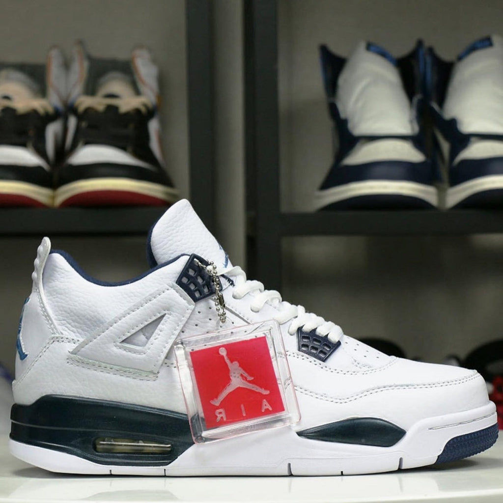 Air Jordan 4 Retro Columbia