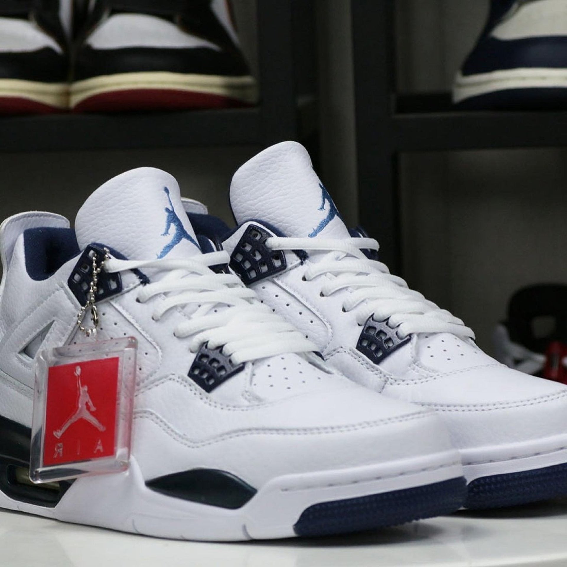 Air Jordan 4 Retro Columbia