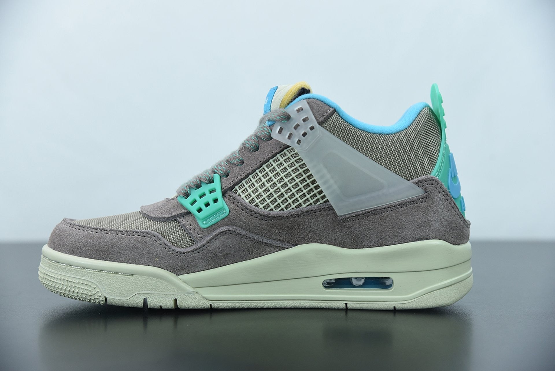 Air Jordan 4 Retro SP 30th Anniversary Union Taupe Haze