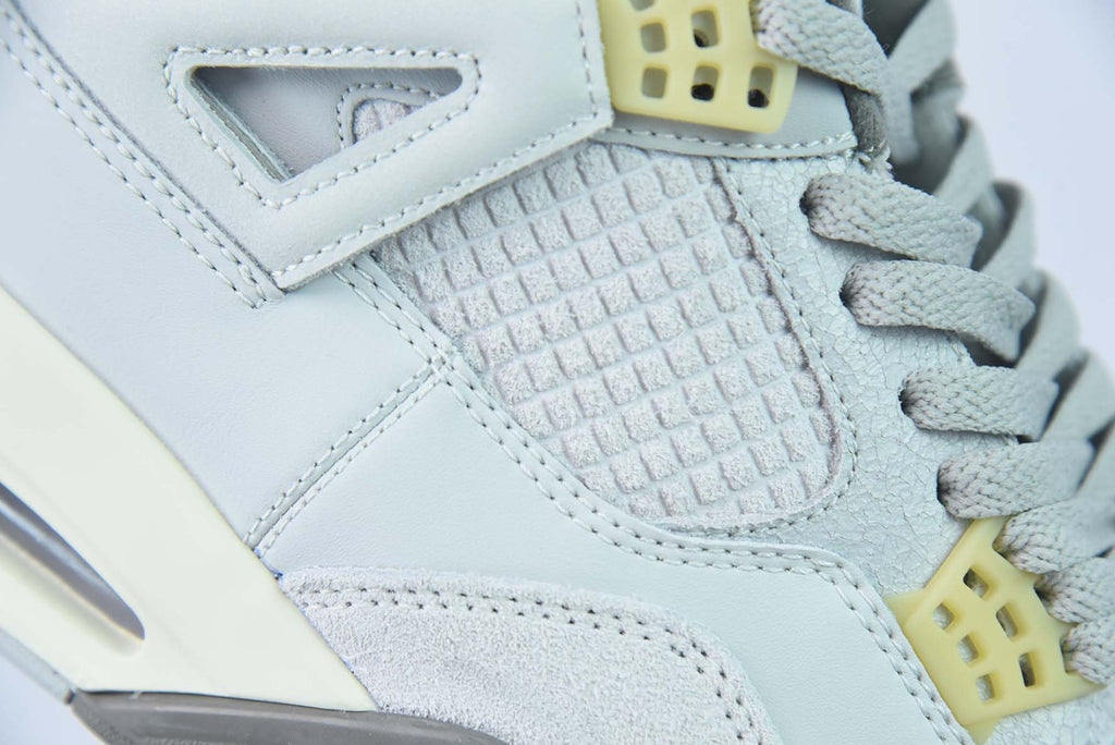 Air Jordan 4 Retro SE Craft Photon Dust