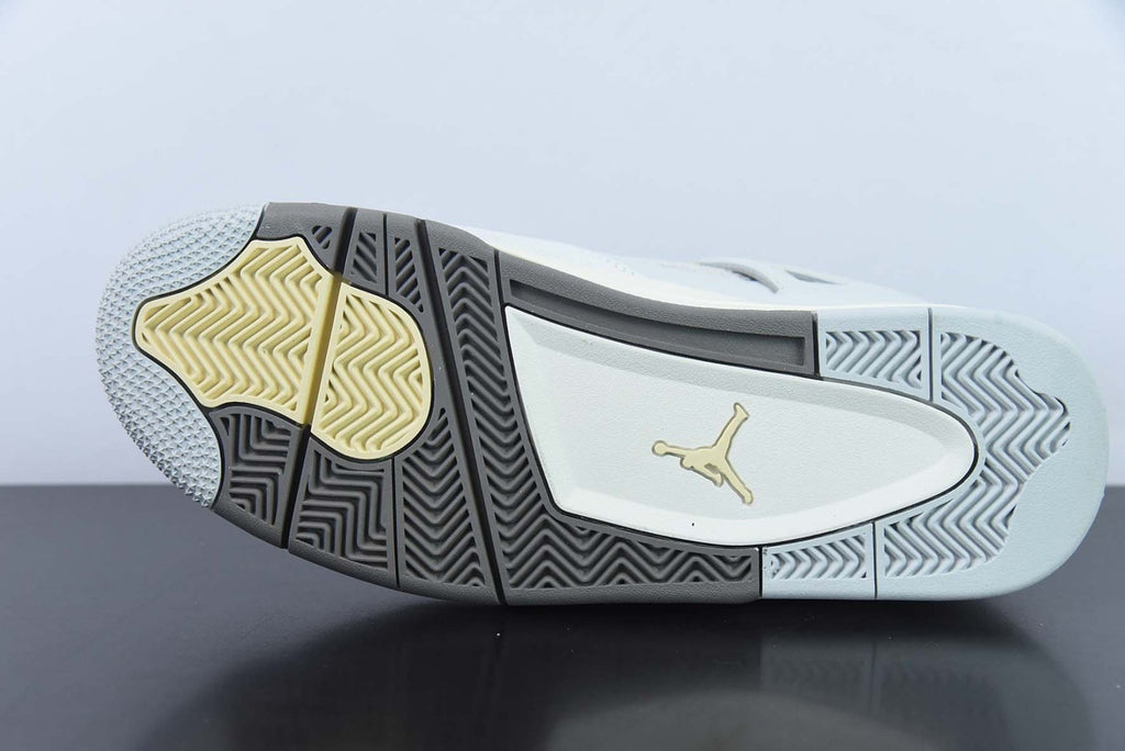 Air Jordan 4 Retro SE Craft Photon Dust